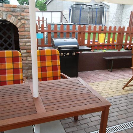 Ubytovani U Maminky Guest House Lednice Exterior foto