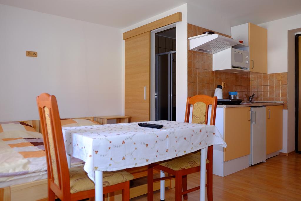 Ubytovani U Maminky Guest House Lednice Exterior foto