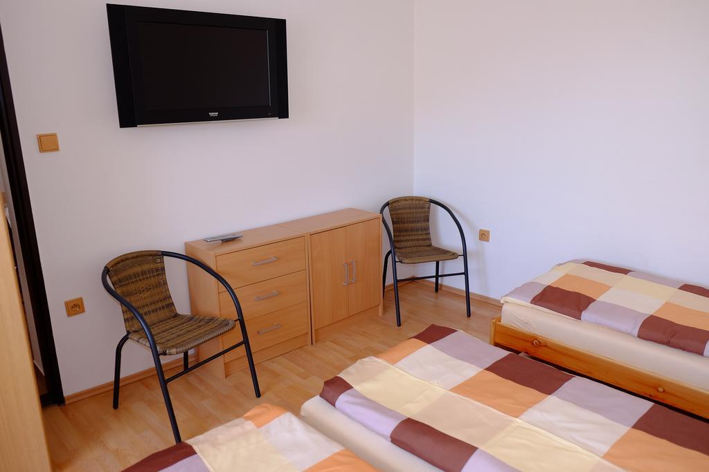 Ubytovani U Maminky Guest House Lednice Exterior foto