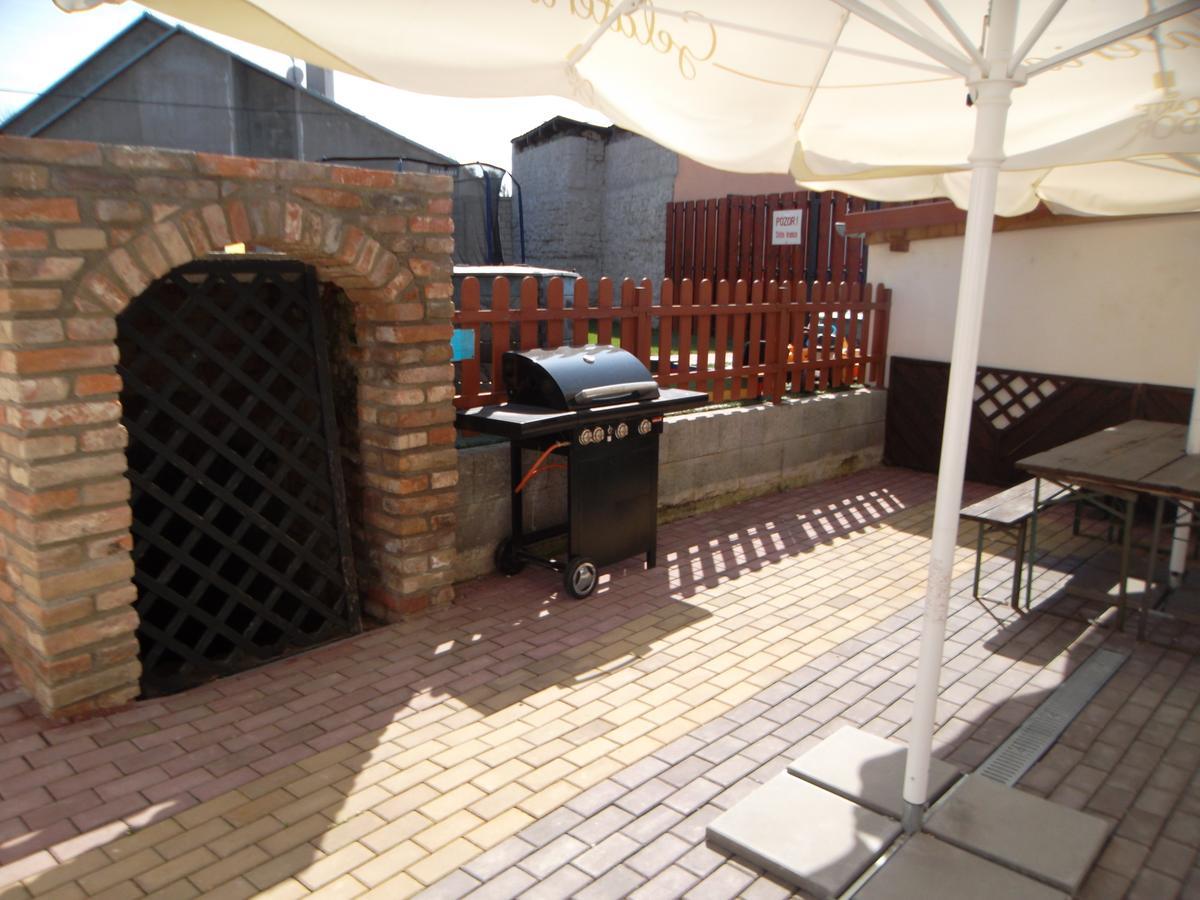 Ubytovani U Maminky Guest House Lednice Exterior foto