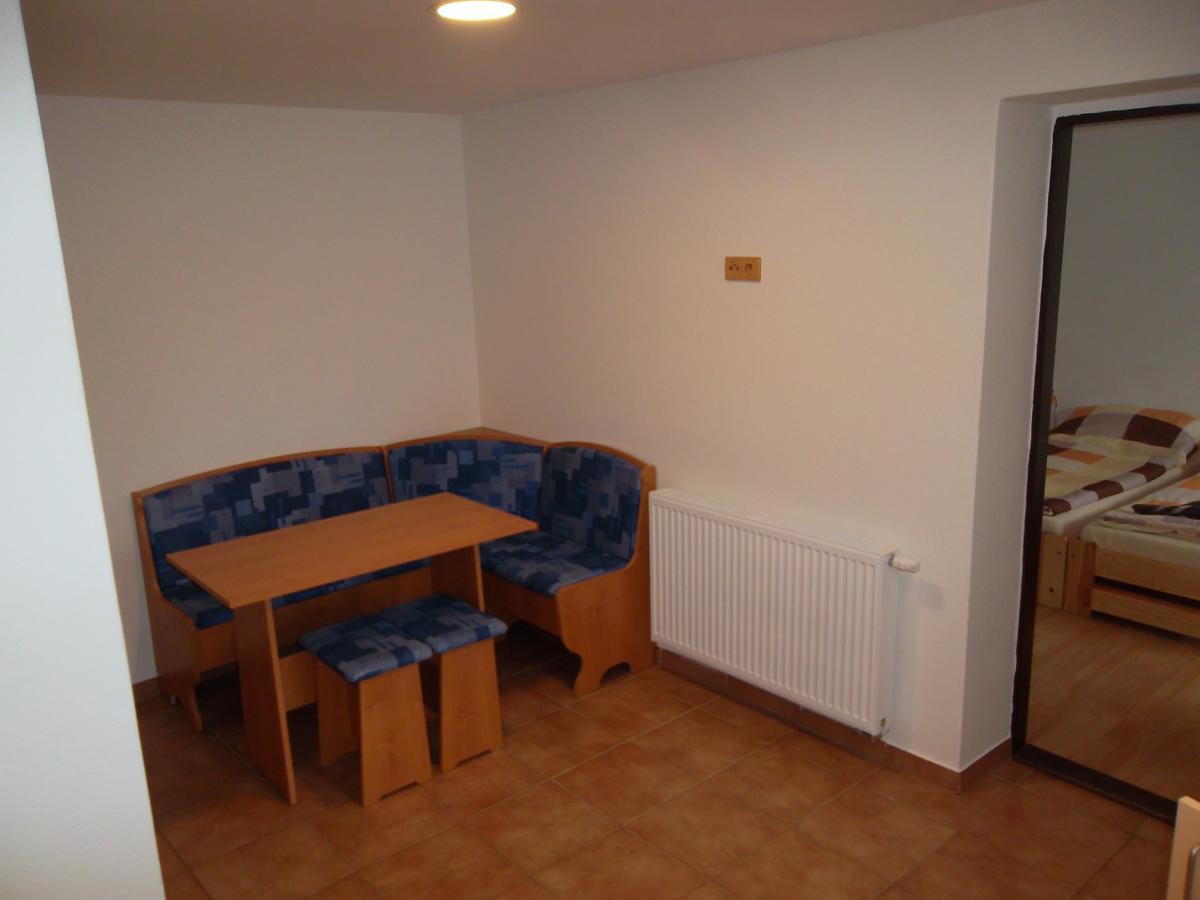 Ubytovani U Maminky Guest House Lednice Exterior foto