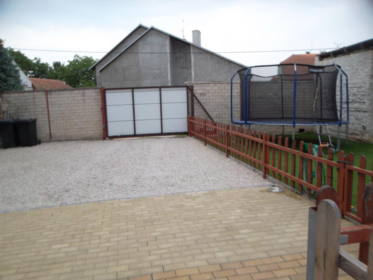 Ubytovani U Maminky Guest House Lednice Exterior foto